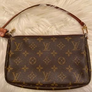 Authentic Louis Vuitton pochette accessories